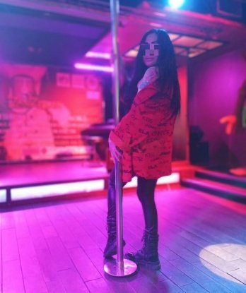 💋 У меня есть опыт, который позволяет мне предложить разнообразные услуги, которые удовлетворят все твои желания. 💦 Я знаю, как доставить тебе настоящее наслаждение и расслабление. 💆♀️
Мои услуги включают классический секс, оральный секс, массаж, ролевые игры и многое другое. 🛌 Я открыта для экспериментов и всегда готова воплотить твои фантазии в реальность. 💫
У меня есть множество положительных отзывов от моих довольных клиентов, которые оценивают мою умелость и профессионализм. 🌟 С моими красивыми фотографиями ты можешь увидеть, насколько я сексуальная и привлекательная. 💃
Живу в Москве, где я предлагаю встретиться с тобой и создать атмосферу страсти и наслаждения. 🌹 Если ты ищешь незабываемо провести время в компании опытной и сексуальной индивидуалки, то тебе стоит позвонить мне прямо сейчас! 📞 Не упусти возможность окунуться в мир наслаждения вместе со мной. 💫🔥 Полина